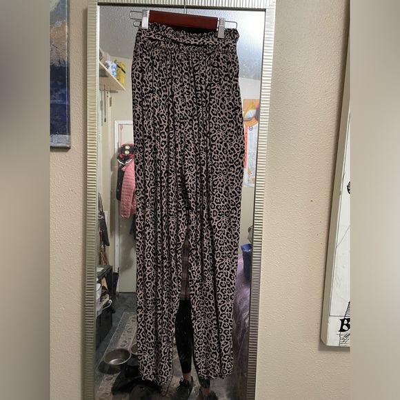 American Eagle cheetah jogger pant - Picture 5 of 5